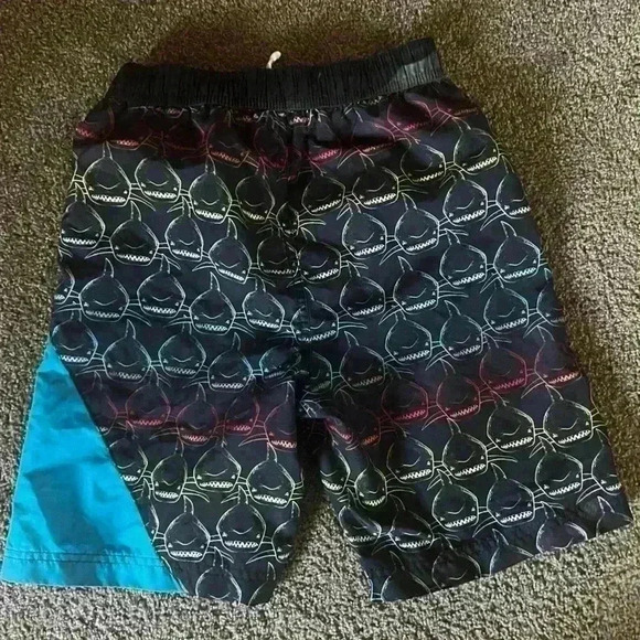Boys swim trunks - size 10/12 - Picture 2 of 8